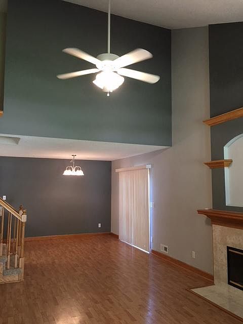 Vaulted Living Room/Dining