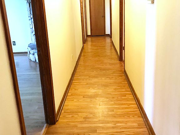 3ft hallway 