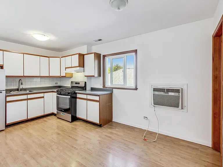 4234 N McVicker Ave #2 — Photo 11