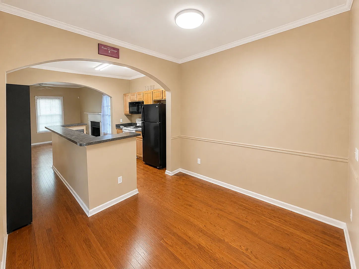 3 bed, 1142 sqft, $2,150 — Photo 3