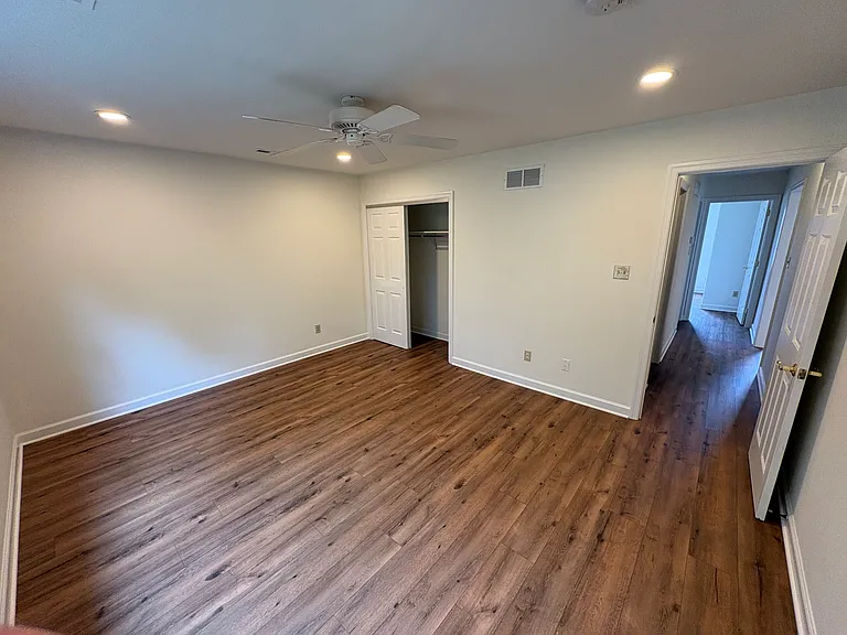 220 Spring House Ln — Photo 8