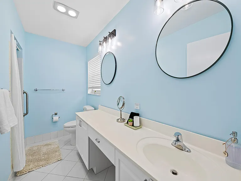 3240 Spanish River Dr — Photo 16