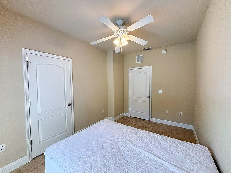 2954 SW 35th Pl #60 — Photo 11