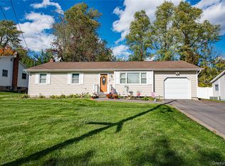 23 Wyandotte Street, Selden, NY 11784