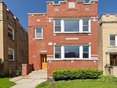 6030 N Claremont Ave, Chicago, IL, 60659