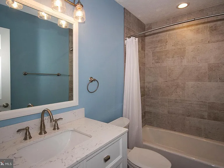 9432 Loch Leven Ct — Photo 16