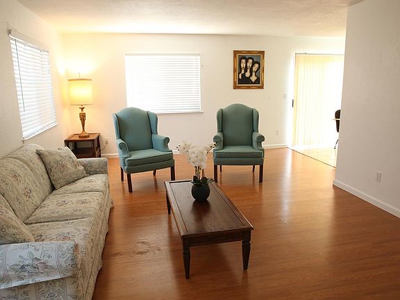 4th image of 182 Moore Dr