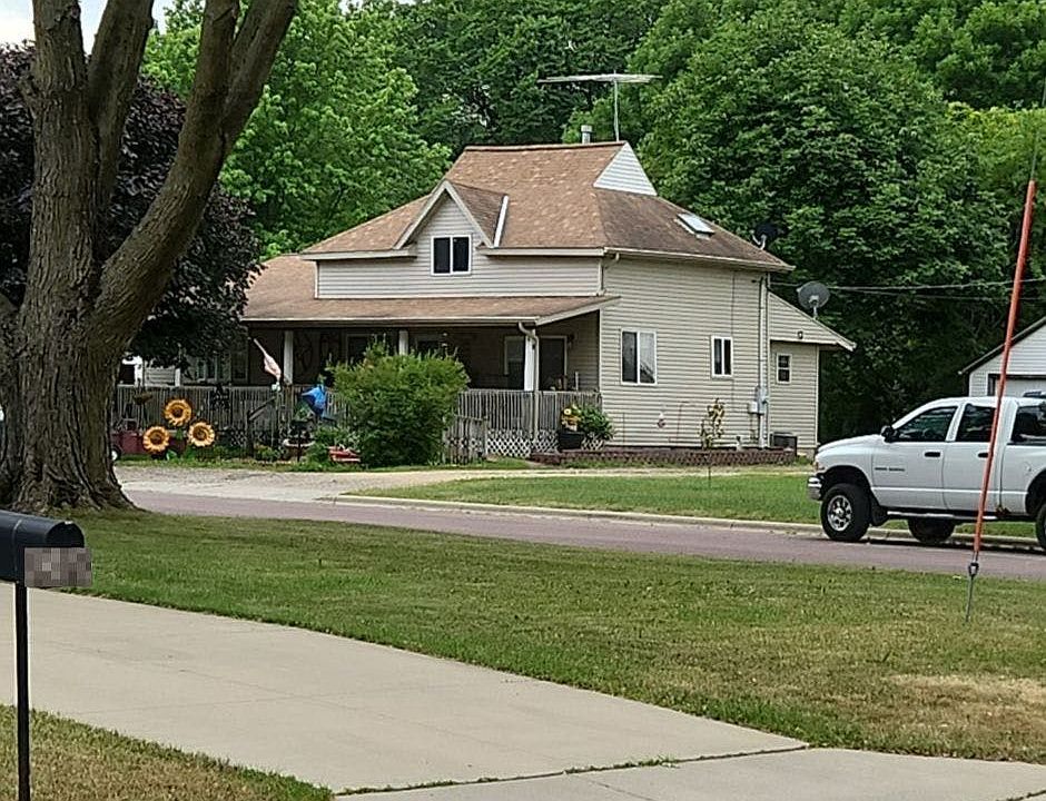 1st image of 130 Iva Ave S