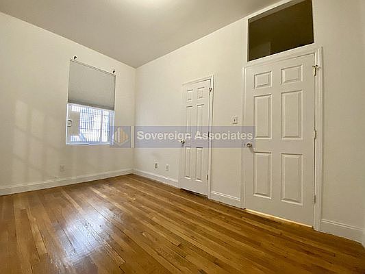 3rd image of 45 Tiemann Pl APT 4R