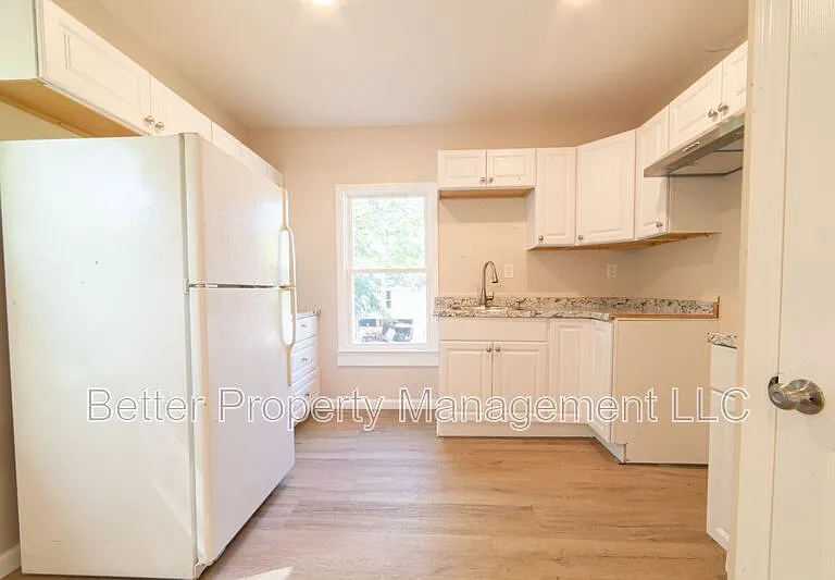 730 E Montrose St #2 — Photo 2
