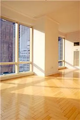 Sold by R New York | media 14