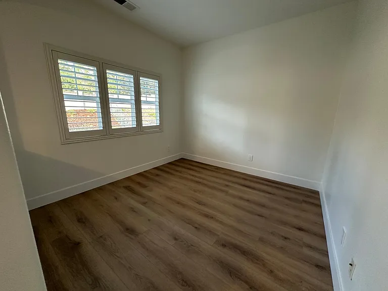 1523 Clifftop Ave — Photo 25