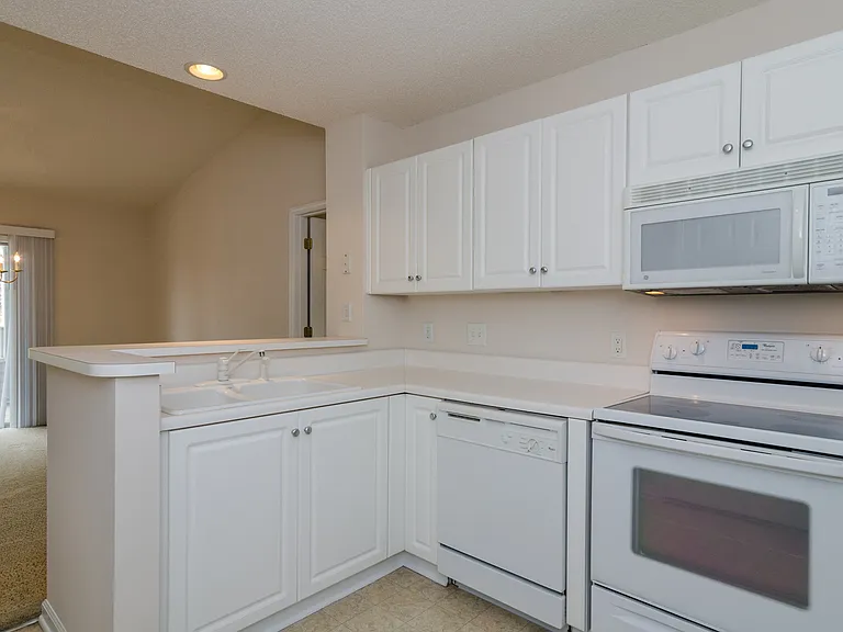 4140 Breezewood Dr #201 — Photo 9
