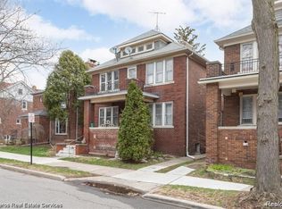 872 Beaconsfield Ave APT 1S, Grosse Pointe Park, MI 48230