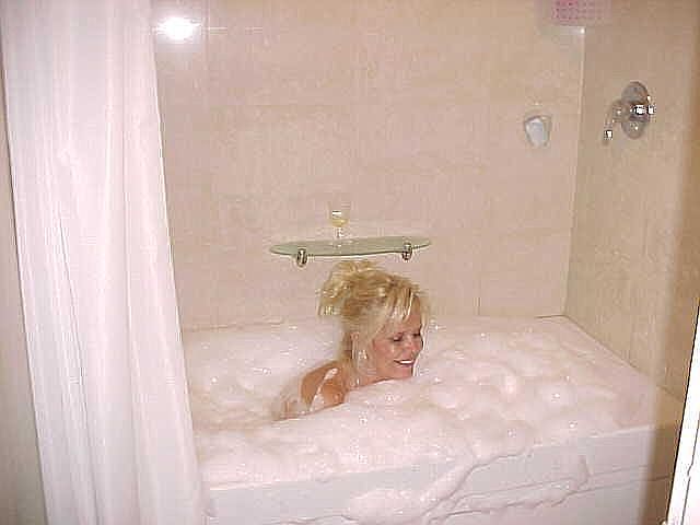 Jacuzzi jetted tub, shower