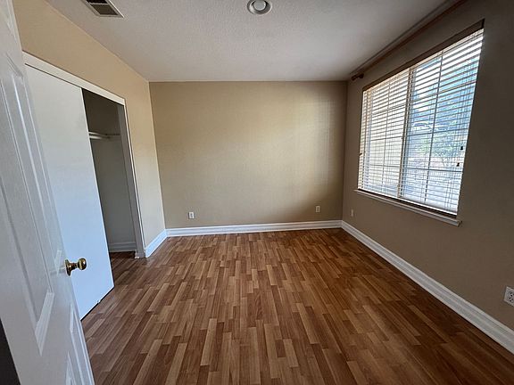 3rd image of 6213 Avenida De Las Vistas