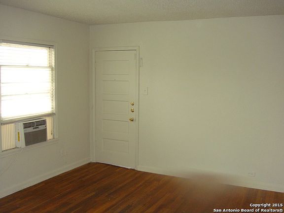 2nd image of 1006 W Woodlawn Ave APT 1