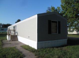 404 Wonderland Dr, Cottage Hills, IL 62018