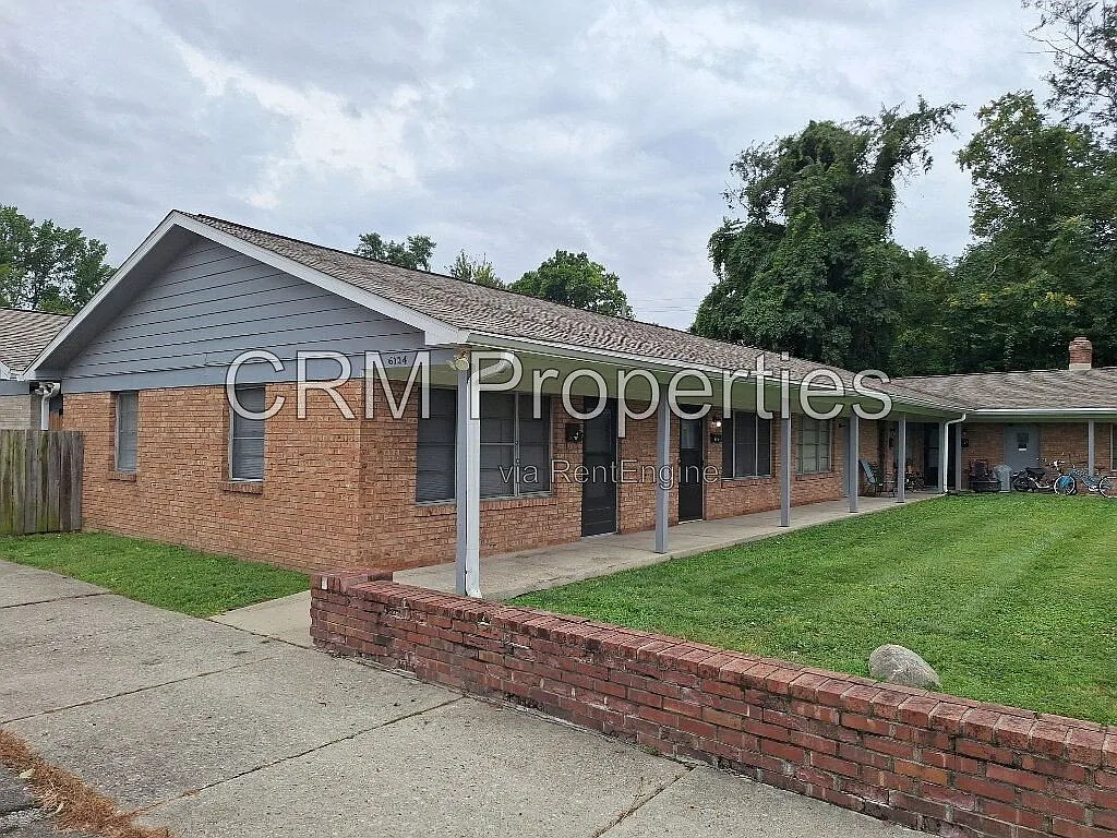 Studio, 1.0 bath, 500 sqft, $700 — Photo 2