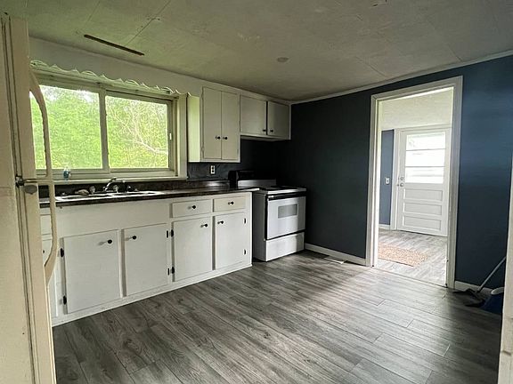5th image of 437 W Union St