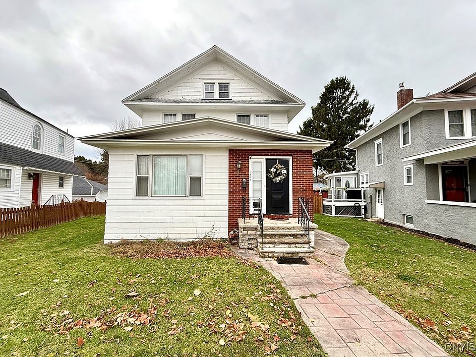 1st image of 308 Park Dr W