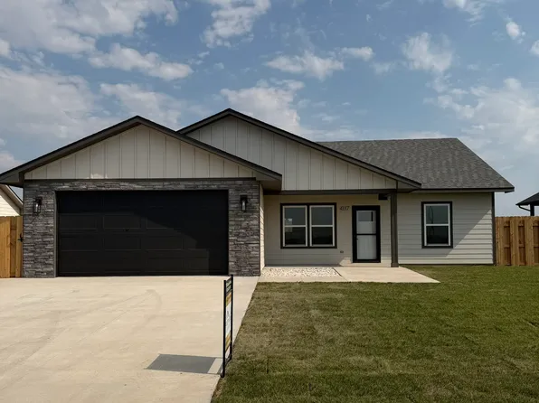 4117 Gib Dr, Garden City, KS 67846