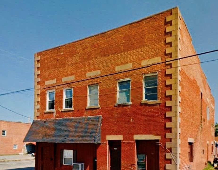 1st image of 200 E Illinois Ave