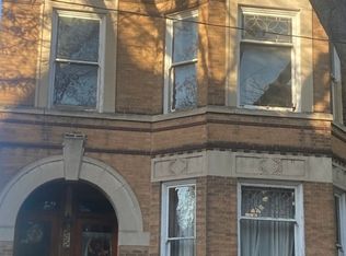 2042 W Walton St, Chicago, IL