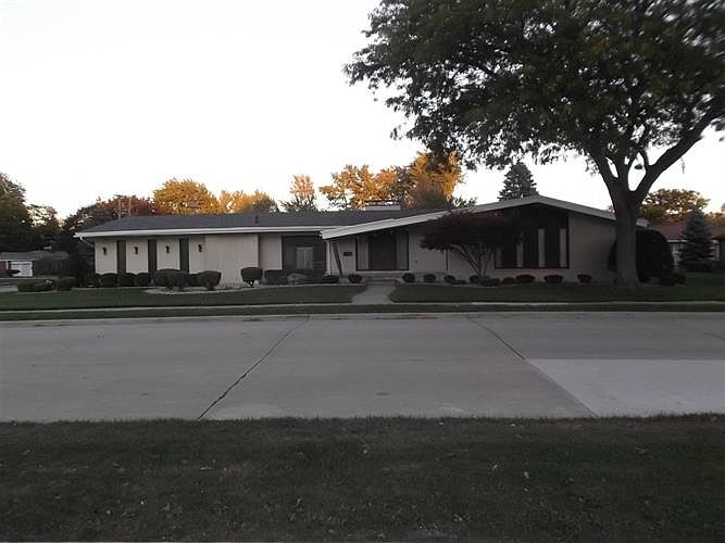 1st image of 30340 Lorraine Ave