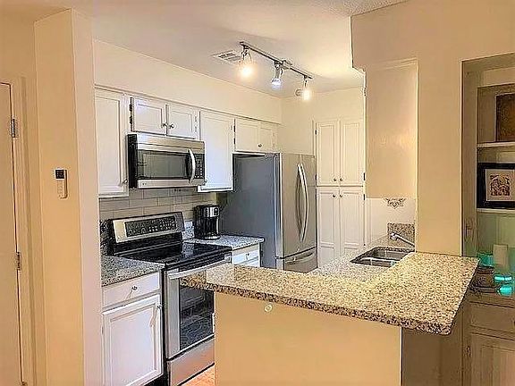 4th image of 4101 Pine Heights Dr NE #4101