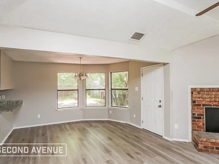 1340 Cy Blackburn Cir — Photo 8
