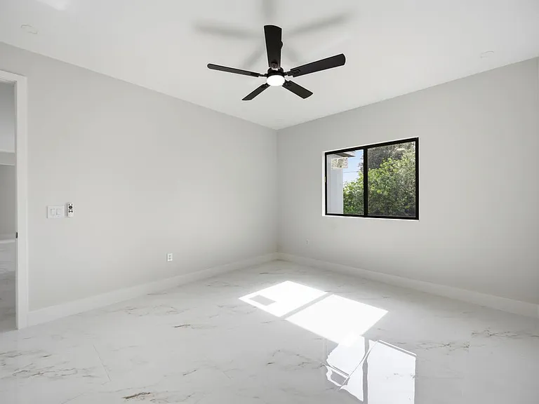 1299 Barton Ave — Photo 7