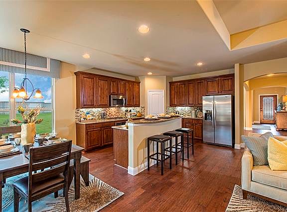 4th image of 145 Pleasant Hill Ln