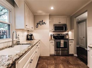 4306 W 69th Ter, Prairie Village, KS 66208