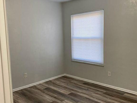 5th image of 4774 Kings Dr APT J