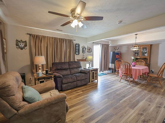 2nd image of 813 Rampart Dr