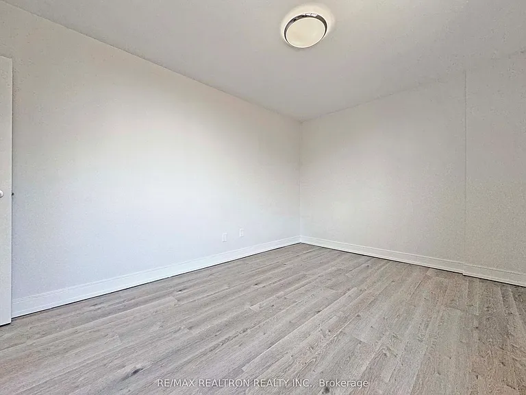 276 Saint George St #709 — Photo 7