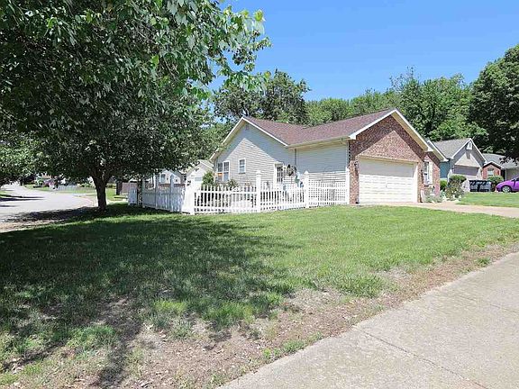 5th image of 4709 White Oak Ct