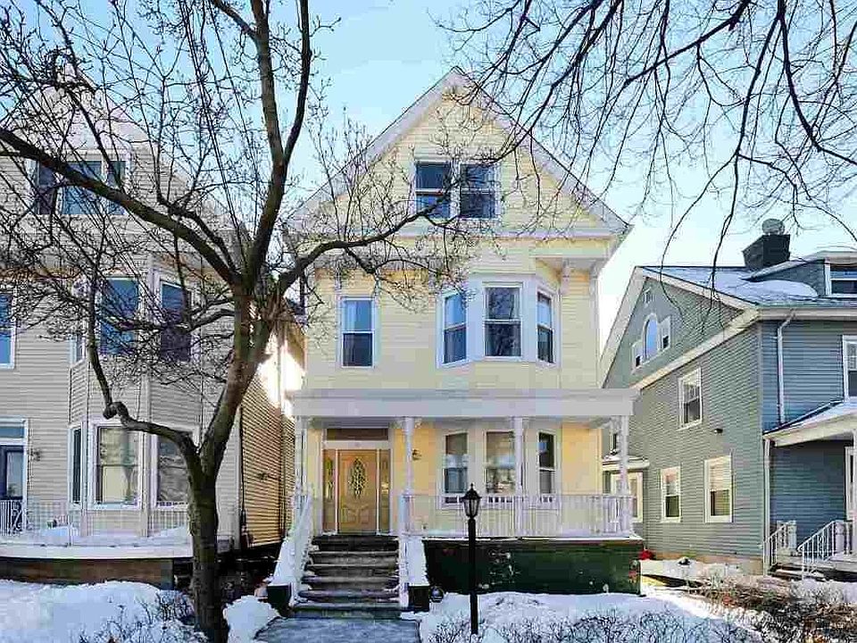 2nd image of 11 Hudson Pl