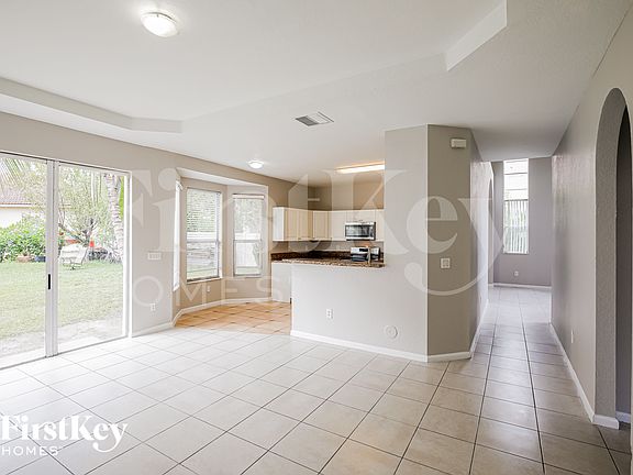 4th image of 2222 Portofino Ave