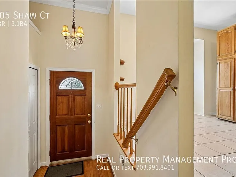 905 Shaw Ct — Photo 2