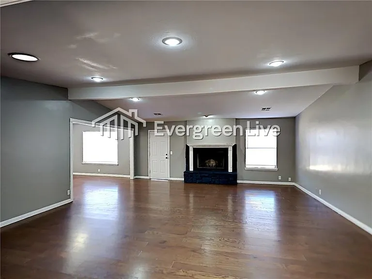 1120 Mars Rd — Photo 3