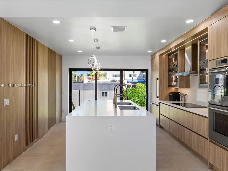 1141 Hollywood Blvd — Photo 10