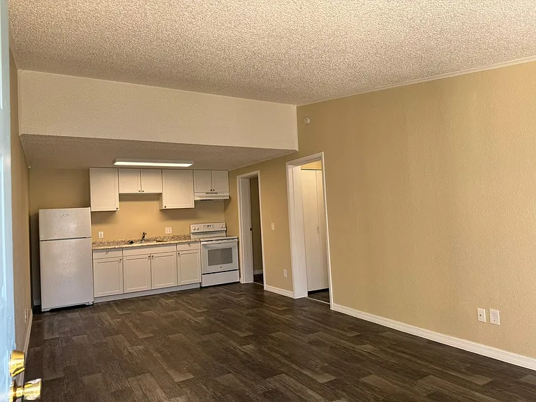 Meadowdale Apartments — Photo 14