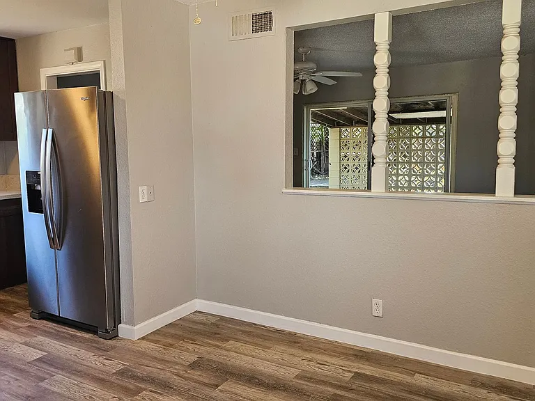 610 Daisy St — Photo 6