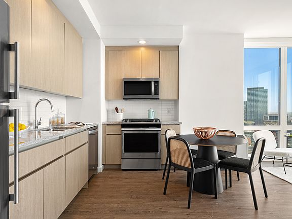 3rd image of 22-44 Jackson Ave #4123