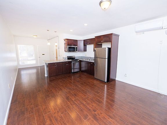2nd image of 8047-49 La Mesa Blvd #C