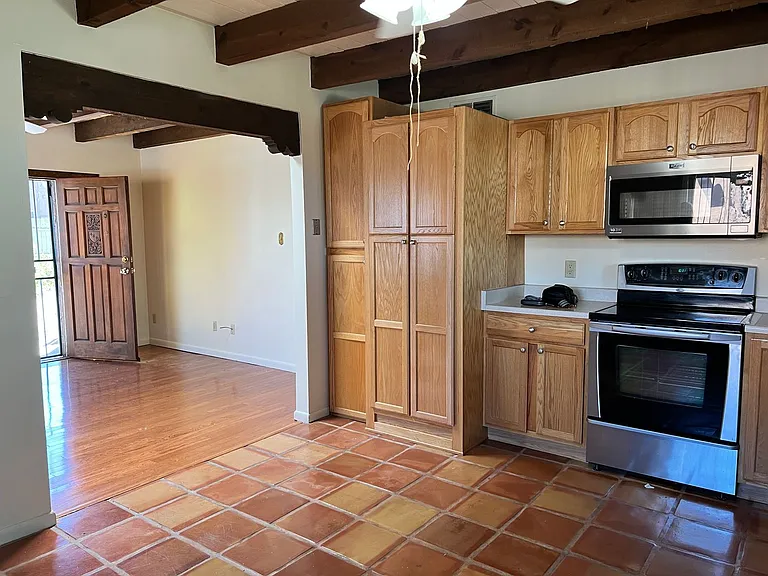 410 La Joya Rd — Photo 4