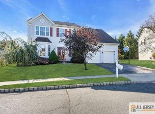 31 Edinburg Ln, East Brunswick, NJ 08816