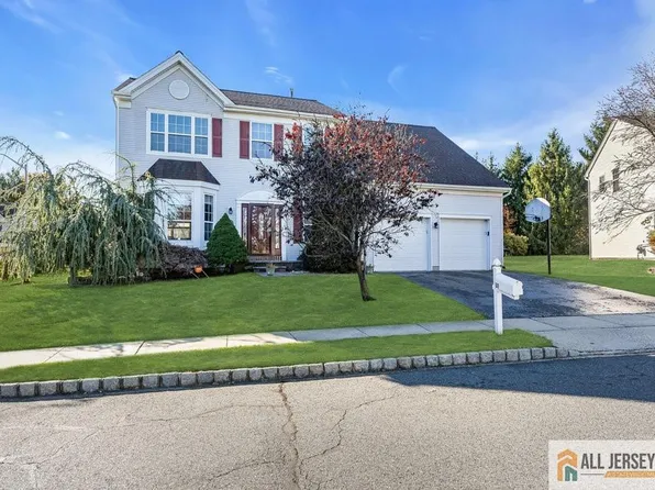 31 Edinburg Ln, East Brunswick, NJ 08816